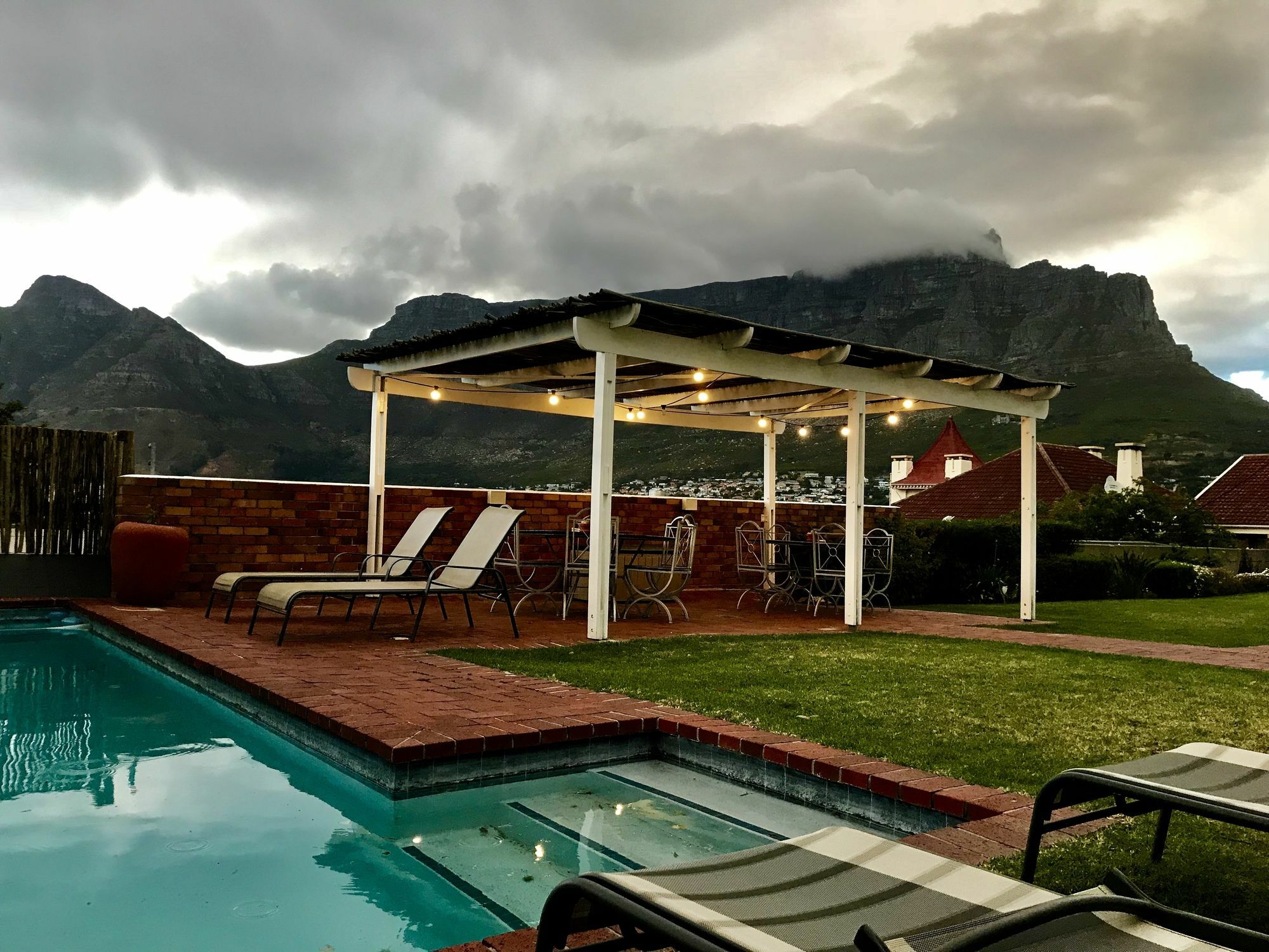 Bergzicht Guesthouse Cape Town Ngoại thất bức ảnh